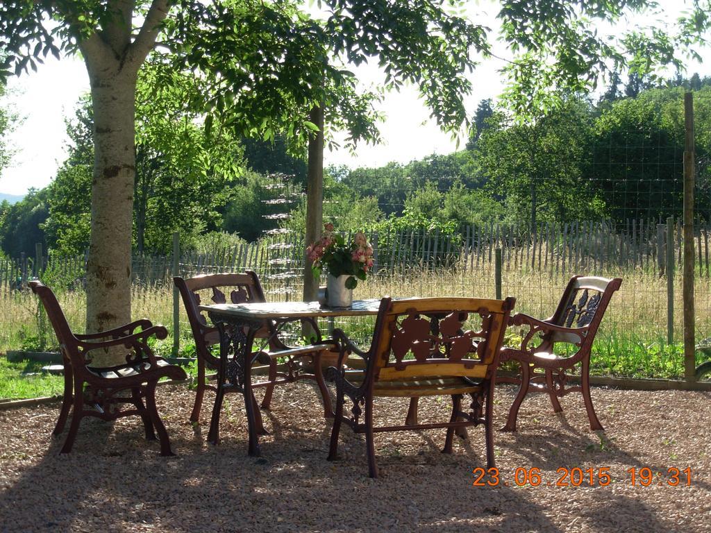Saint-Jean-des-Ollières Le Jardin Des Pierres Brunes מראה חיצוני תמונה